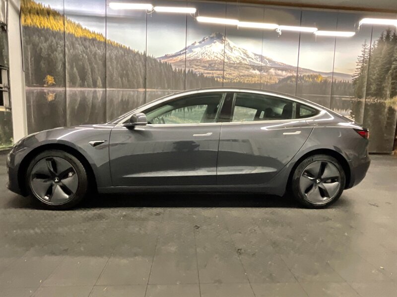 2018 Tesla Model 3 Long Range AWD / DUAL MOTORS / 1-OWNER/ 44K MILES  Leather Seats / LOCAL OREGON / AWD - Photo 3 - Gladstone, OR 97027