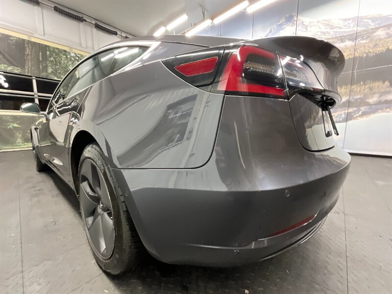 2018 Tesla Model 3 Long Range AWD / DUAL MOTORS / 1-OWNER/ 44K MILES  Leather Seats / LOCAL OREGON / AWD - Photo 11 - Gladstone, OR 97027