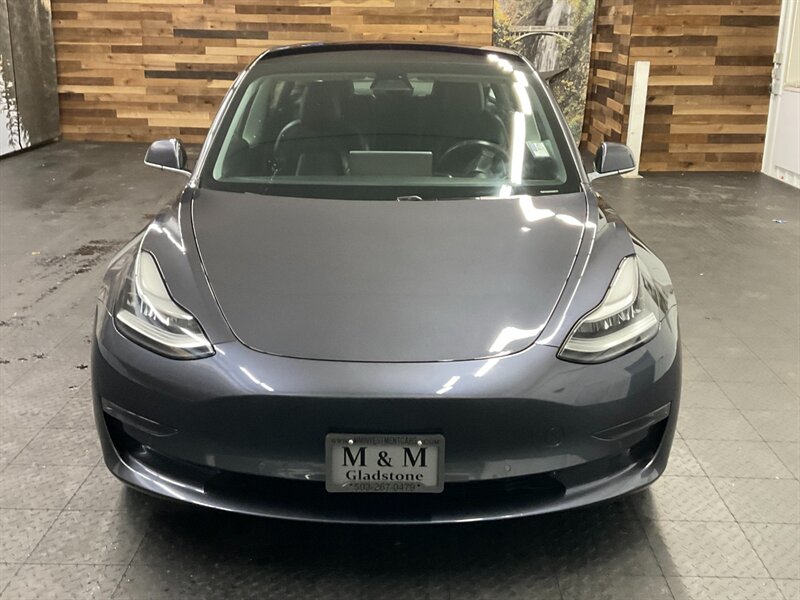 2018 Tesla Model 3 Long Range AWD / DUAL MOTORS / 1-OWNER/ 44K MILES  Leather Seats / LOCAL OREGON / AWD - Photo 5 - Gladstone, OR 97027