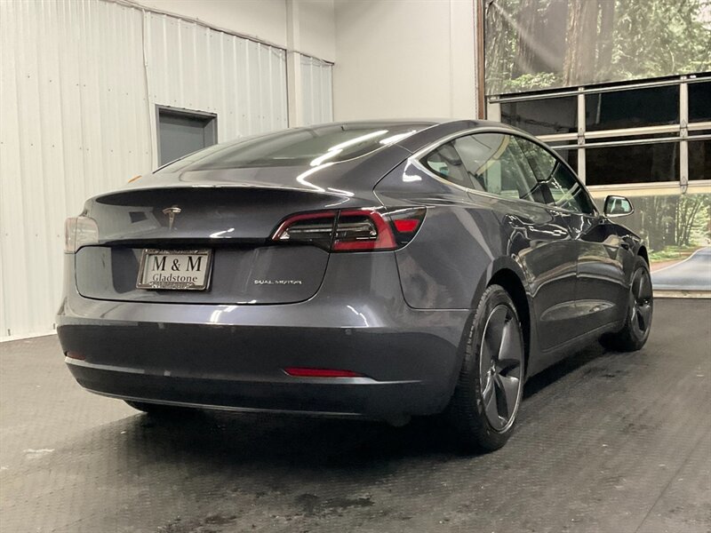 2018 Tesla Model 3 Long Range AWD / DUAL MOTORS / 1-OWNER/ 44K MILES  Leather Seats / LOCAL OREGON / AWD - Photo 7 - Gladstone, OR 97027