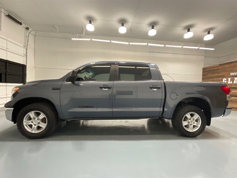 2008 Toyota Tundra SR5 CREWMAX 4X4 / 5.7L V8 / LOCAL w. ZERO RUST - Photo 3 - Gladstone, OR 97027