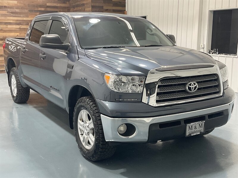 2008 Toyota Tundra SR5 CREWMAX 4X4 / 5.7L V8 / LOCAL w. ZERO RUST - Photo 2 - Gladstone, OR 97027