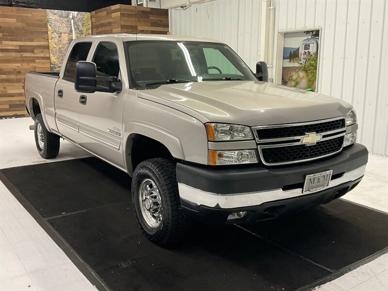 2006 Chevrolet Silverado 2500 LT Crew Cab 4X4/ 6.6L DIESEL/LBZ MOTOR/ 136K MILES  / Leather & Heated Seats / Excel Cond - Photo 2 - Gladstone, OR 97027