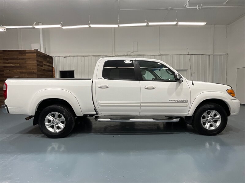 2004 Toyota Tundra SR5 Double Cab 4X4 / 4.7L V8 / ONLY 71.000 MILES  / TIMING BELT SERVICE DONE - Photo 4 - Gladstone, OR 97027