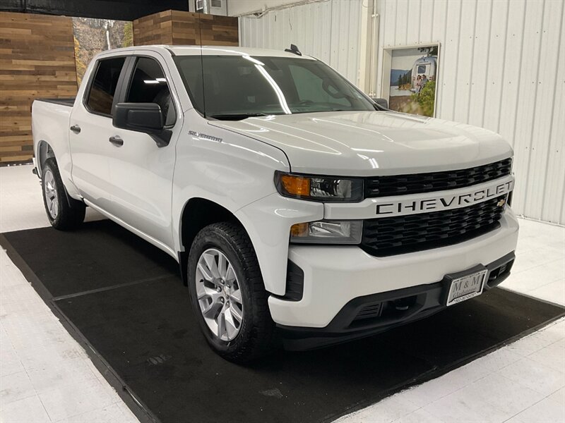 2021 Chevrolet Silverado 1500 Custom Crew Cab 4X4 / 4.3L V6 / 1-OWNER / 26K MILE  / LOCAL OREGON TRUCK / Backup Camera - Photo 2 - Gladstone, OR 97027