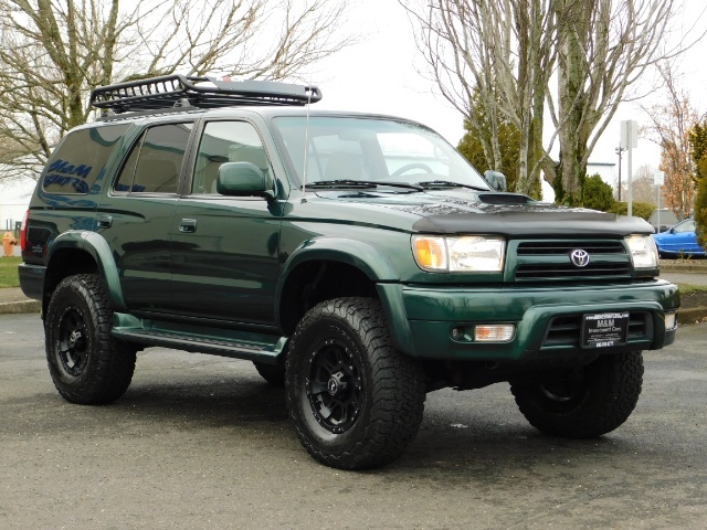 2000 Toyota 4Runner SR5 4dr Sport / 4X4 / V6 / 5-SPEED MANUAL / LIFTED