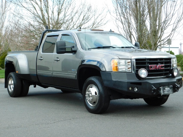 2009 GMC Sierra 3500 SLT / Dually / 6.6L Duramax Diesel / 1-OWNER   - Photo 2 - Portland, OR 97217