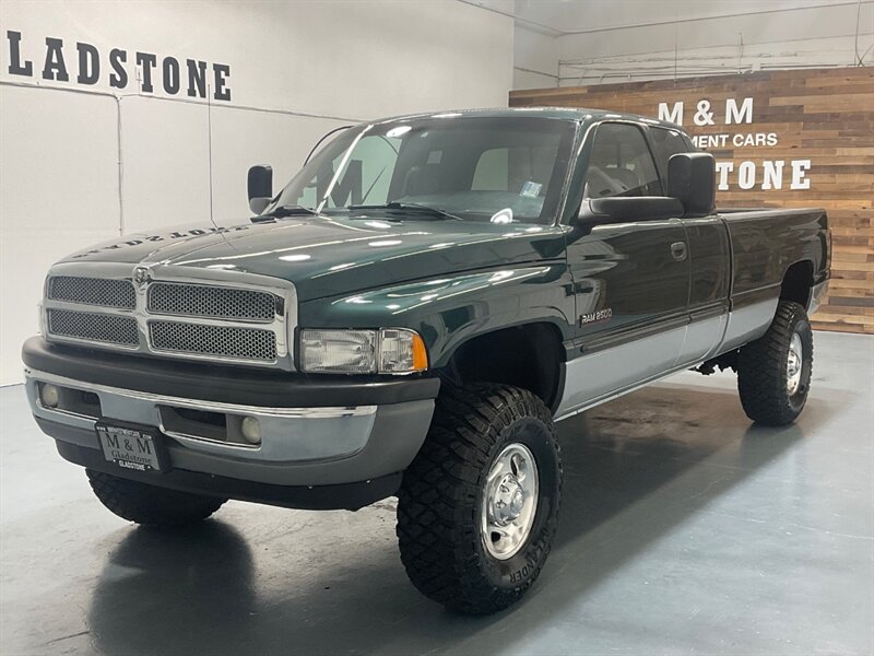 2001 Dodge Ram 2500 Laramie 4X4 6-SPEED MANUAL / 5.9L CUMMINS DIESEL  / Leather Seats / LONG BED / ZERO RUST / NEW TIRES - Photo 1 - Gladstone, OR 97027