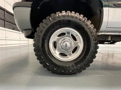 2001 Dodge Ram 2500 Laramie 4X4 6-SPEED MANUAL / 5.9L CUMMINS DIESEL  / Leather Seats / LONG BED / ZERO RUST / NEW TIRES - Photo 23 - Gladstone, OR 97027