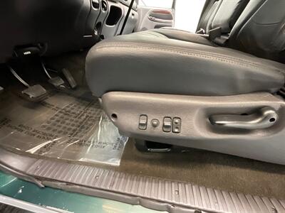 2001 Dodge Ram 2500 Laramie 4X4 6-SPEED MANUAL / 5.9L CUMMINS DIESEL  / Leather Seats / LONG BED / ZERO RUST / NEW TIRES - Photo 36 - Gladstone, OR 97027