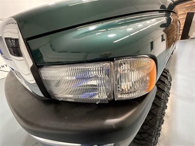 2001 Dodge Ram 2500 Laramie 4X4 6-SPEED MANUAL / 5.9L CUMMINS DIESEL  / Leather Seats / LONG BED / ZERO RUST / NEW TIRES - Photo 26 - Gladstone, OR 97027