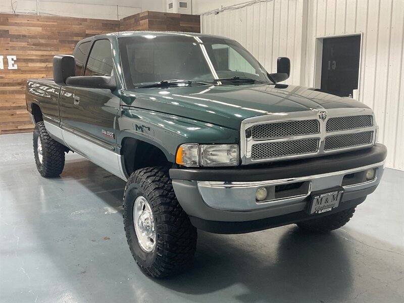 2001 Dodge Ram 2500 Laramie 4X4 6-SPEED MANUAL / 5.9L CUMMINS DIESEL  / Leather Seats / LONG BED / ZERO RUST / NEW TIRES - Photo 2 - Gladstone, OR 97027