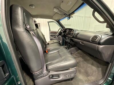 2001 Dodge Ram 2500 Laramie 4X4 6-SPEED MANUAL / 5.9L CUMMINS DIESEL  / Leather Seats / LONG BED / ZERO RUST / NEW TIRES - Photo 16 - Gladstone, OR 97027