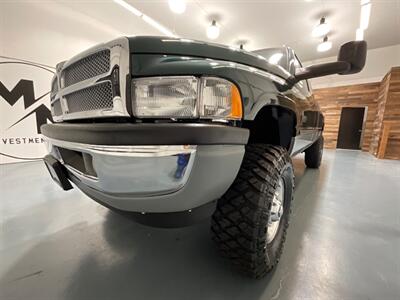2001 Dodge Ram 2500 Laramie 4X4 6-SPEED MANUAL / 5.9L CUMMINS DIESEL  / Leather Seats / LONG BED / ZERO RUST / NEW TIRES - Photo 50 - Gladstone, OR 97027