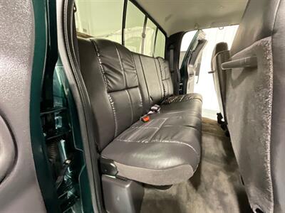2001 Dodge Ram 2500 Laramie 4X4 6-SPEED MANUAL / 5.9L CUMMINS DIESEL  / Leather Seats / LONG BED / ZERO RUST / NEW TIRES - Photo 15 - Gladstone, OR 97027