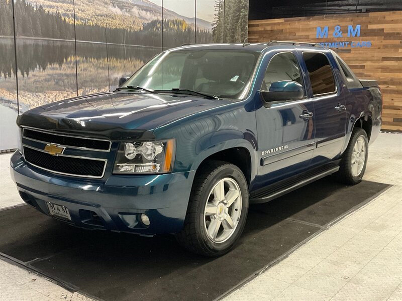 2007 Chevrolet Avalanche LTZ 1500 Sport Utility Pickup 4X4 /Leather Sunroof  / RUST FREE / Excel Cond - Photo 1 - Gladstone, OR 97027