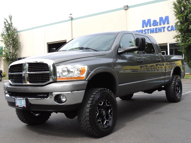 2006 Dodge Ram 2500 SLT / MEGA CAB / 4X4 /5.9L CUMMINS DIESEL / LIFTED