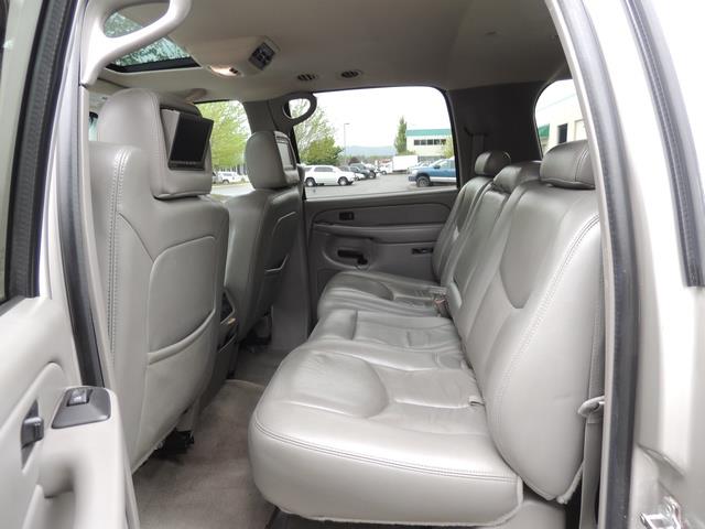 2005 Chevrolet Suburban 1500 Z71 / 4x4 / Sunroof / DVD / 1-OWNER