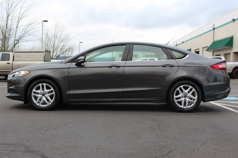 2016 Ford Fusion SE Sedan / Backup Camera / 1-OWNER / 19,000 MILES   - Photo 3 - Portland, OR 97217