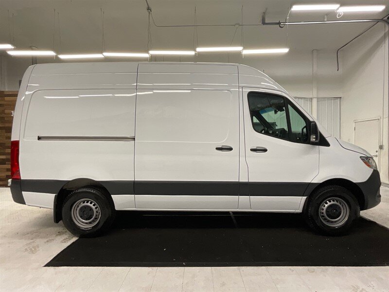 2020 Mercedes-Benz Sprinter 2500 Cargo Van / 3.0L V6 DIESEL / 1,400 MILES  / HIGHROOF & 144 " WB / Backup Camera / LIKE NEW - Photo 7 - Gladstone, OR 97027