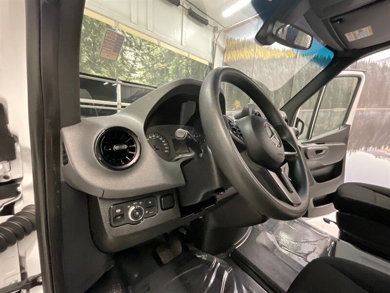 2020 Mercedes-Benz Sprinter 2500 Cargo Van / 3.0L V6 DIESEL / 1,400 MILES  / HIGHROOF & 144 " WB / Backup Camera / LIKE NEW - Photo 15 - Gladstone, OR 97027