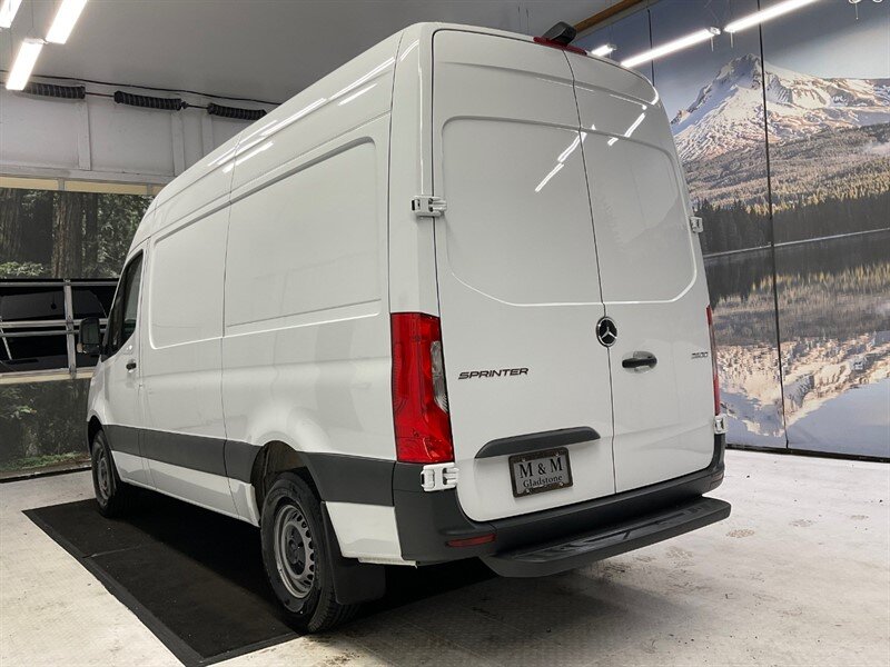 2020 Mercedes-Benz Sprinter 2500 Cargo Van / 3.0L V6 DIESEL / 1,400 MILES  / HIGHROOF & 144 " WB / Backup Camera / LIKE NEW - Photo 5 - Gladstone, OR 97027