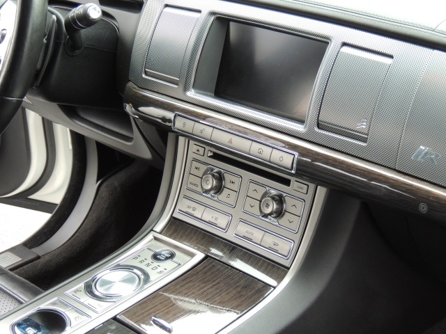 2010 Jaguar XF XFR / Leather / Sunroof / SuperCharged / 41K MILES   - Photo 11 - Portland, OR 97217