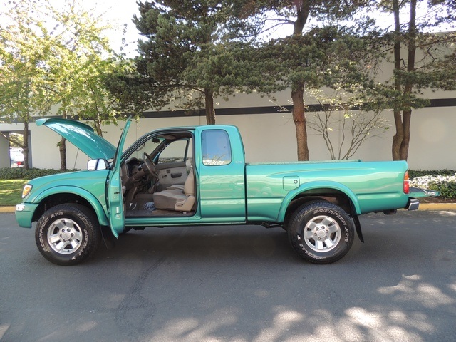 1998 Toyota Tacoma EXCab 4X4 / V6/ 5-Speed Manual/ 1-OWNER/ 99k miles