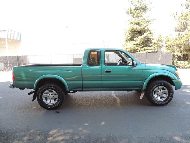 1998 Toyota Tacoma Excab 4x4   V6  5-speed Manual  1-owner  99k Miles