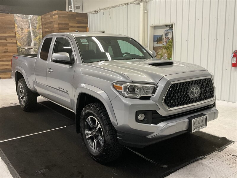 2018 Toyota Tacoma TRD Sport 4X4 / 1-OWNER / 41,000 MILES  / Technology Package - Photo 2 - Gladstone, OR 97027