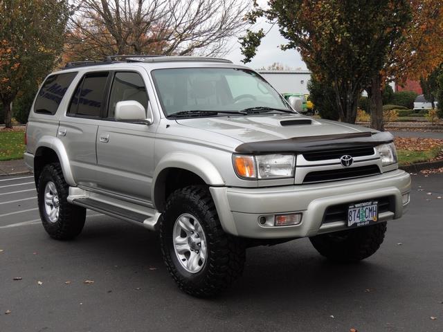 2001 Toyota 4Runner SR5 / 4X4 / 3.4L 6Cyl / Sport / LIFTED LIFTED