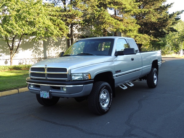 2002 Dodge Ram 2500 SLT/Quad Cab/4X4/5.9L DIESEL/ 6-SPEED MANUAL