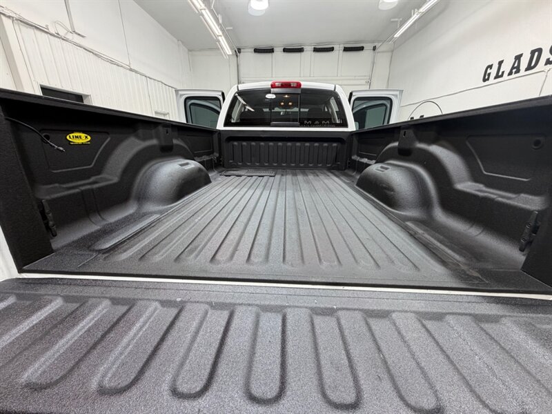 2004 Dodge Ram 3500 SLT 4X4 6-SPEED MANUAL DUALLY 5.9L CUMMINS DIESEL /LONG BED / ZERO RUST - Photo 10 - Gladstone, OR 97027