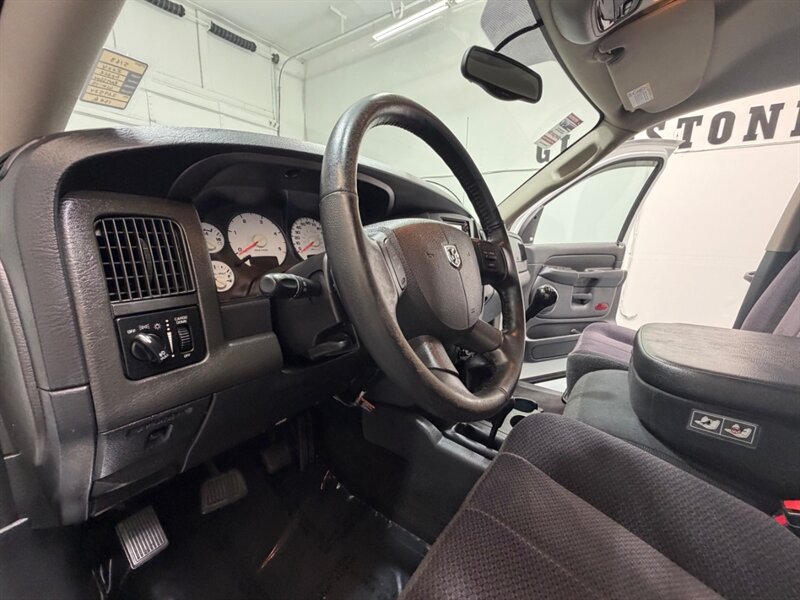 2004 Dodge Ram 3500 SLT 4X4 6-SPEED MANUAL DUALLY 5.9L CUMMINS DIESEL /LONG BED / ZERO RUST - Photo 36 - Gladstone, OR 97027