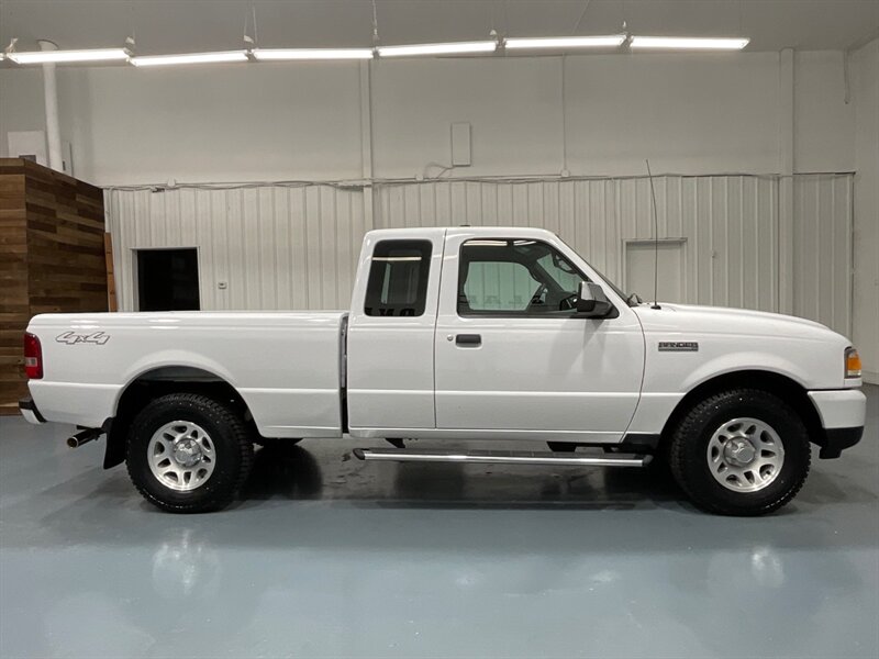 2011 Ford Ranger XLT Super Cab 4X4 / 4.0L 6Cyl / NEW TIRES/63K MILE  / LOCAL TRUCK / ZERO RUST / 4dr Super Cab w. Rear Seat / 4X4 - Photo 4 - Gladstone, OR 97027