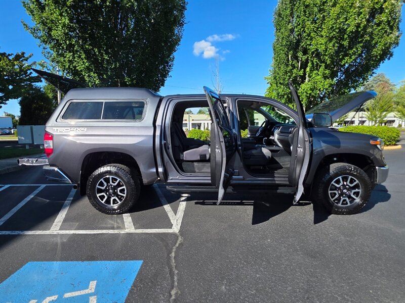 2021 Toyota Tundra CREW MAX 4X4 / V8 5.7L / LOCAL TRADE-IN / NO RUST / ARE CANOPY / 38-GALLON TANK / IMMACULATE !! - Photo 24 - Portland, OR 97217