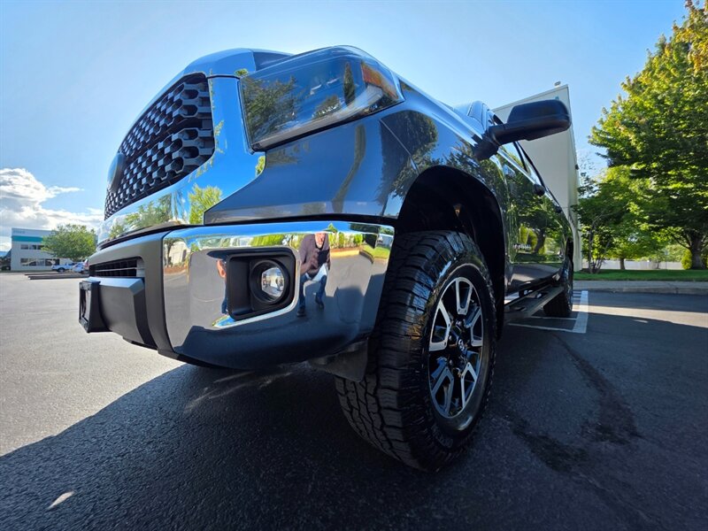 2021 Toyota Tundra CREW MAX 4X4 / V8 5.7L / LOCAL TRADE-IN / NO RUST / ARE CANOPY / 38-GALLON TANK / IMMACULATE !! - Photo 9 - Portland, OR 97217