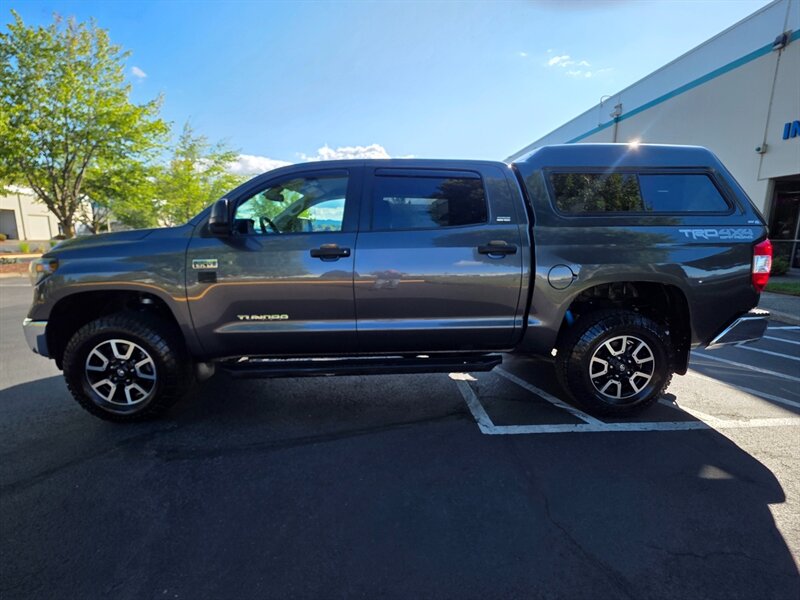 2021 Toyota Tundra CREW MAX 4X4 / V8 5.7L / LOCAL TRADE-IN / NO RUST / ARE CANOPY / 38-GALLON TANK / IMMACULATE !! - Photo 3 - Portland, OR 97217