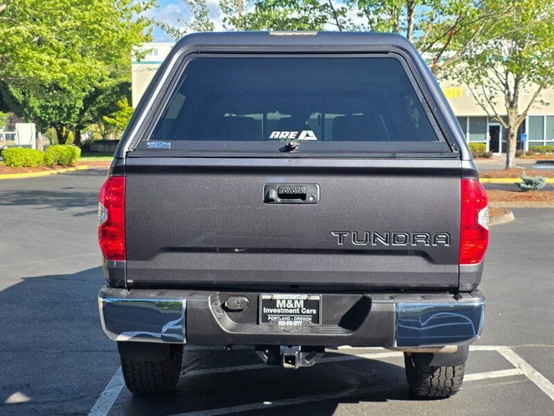 2021 Toyota Tundra CREW MAX 4X4 / V8 5.7L / LOCAL TRADE-IN / NO RUST / ARE CANOPY / 38-GALLON TANK / IMMACULATE !! - Photo 6 - Portland, OR 97217