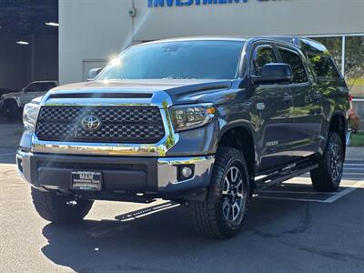 2021 Toyota Tundra CREW MAX 4X4 / V8 5.7L / LOCAL TRADE-IN / NO RUST  / ARE CANOPY / 38-GALLON TANK / IMMACULATE !! Truck