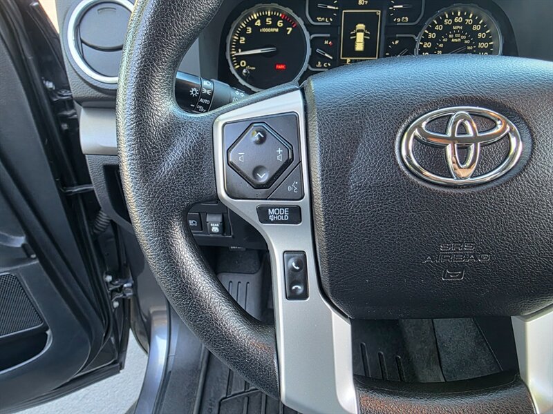 2021 Toyota Tundra CREW MAX 4X4 / V8 5.7L / LOCAL TRADE-IN / NO RUST / ARE CANOPY / 38-GALLON TANK / IMMACULATE !! - Photo 35 - Portland, OR 97217
