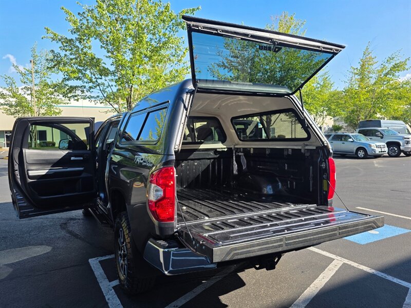 2021 Toyota Tundra CREW MAX 4X4 / V8 5.7L / LOCAL TRADE-IN / NO RUST / ARE CANOPY / 38-GALLON TANK / IMMACULATE !! - Photo 28 - Portland, OR 97217