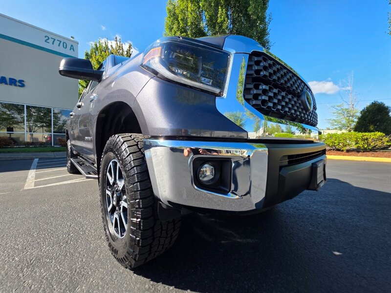 2021 Toyota Tundra CREW MAX 4X4 / V8 5.7L / LOCAL TRADE-IN / NO RUST / ARE CANOPY / 38-GALLON TANK / IMMACULATE !! - Photo 10 - Portland, OR 97217