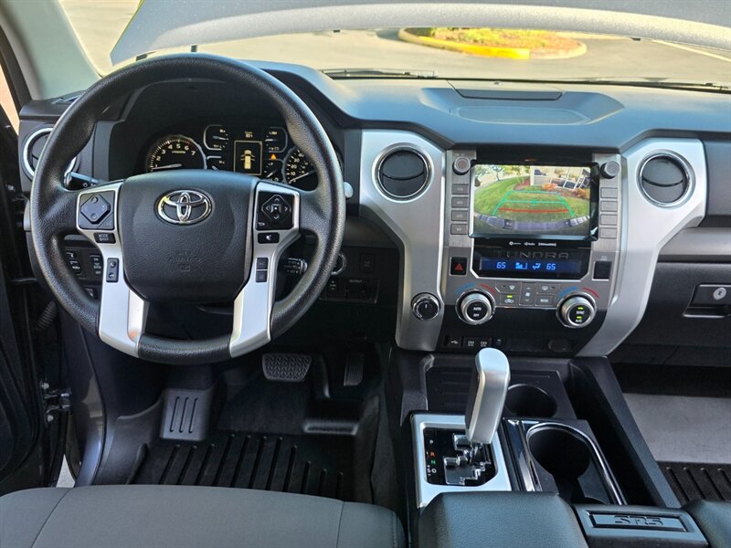 2021 Toyota Tundra CREW MAX 4X4 / V8 5.7L / LOCAL TRADE-IN / NO RUST / ARE CANOPY / 38-GALLON TANK / IMMACULATE !! - Photo 33 - Portland, OR 97217