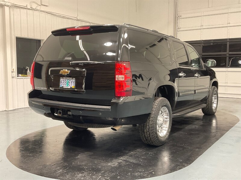 2011 Chevrolet Suburban LT 2500 4X4 / 6.0L V8 / Leather Navi / LOCAL  / NO RUST / 3/4 TON - Photo 9 - Gladstone, OR 97027