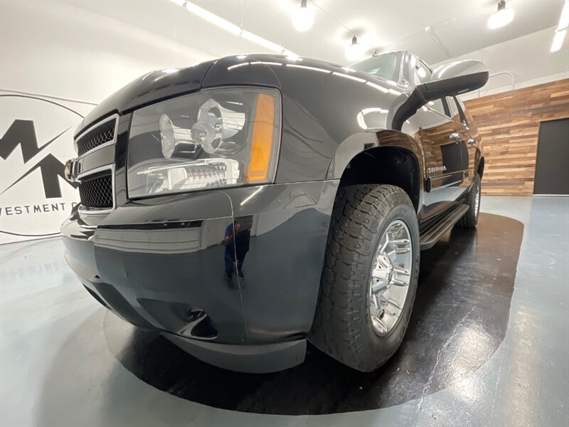 2011 Chevrolet Suburban LT 2500 4X4 / 6.0L V8 / Leather Navi / LOCAL  / NO RUST / 3/4 TON - Photo 56 - Gladstone, OR 97027