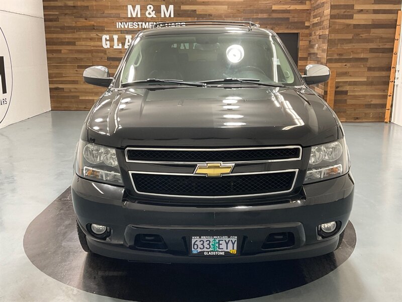 2011 Chevrolet Suburban LT 2500 4X4 / 6.0L V8 / Leather Navi / LOCAL  / NO RUST / 3/4 TON - Photo 6 - Gladstone, OR 97027