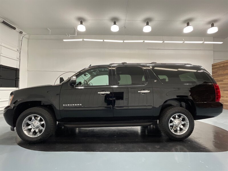 2011 Chevrolet Suburban LT 2500 4X4 / 6.0L V8 / Leather Navi / LOCAL  / NO RUST / 3/4 TON - Photo 3 - Gladstone, OR 97027