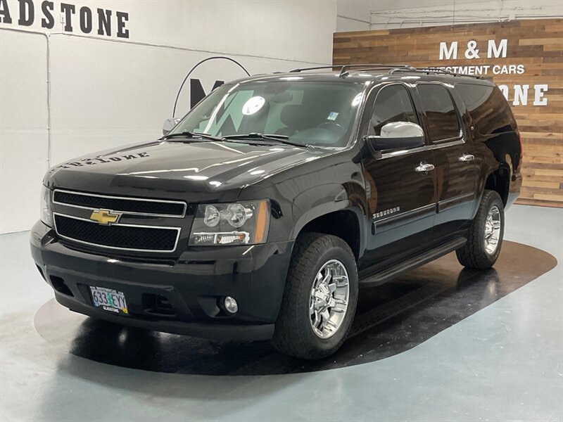 2011 Chevrolet Suburban LT 2500 4X4 / 6.0L V8 / Leather Navi / LOCAL  / NO RUST / 3/4 TON - Photo 1 - Gladstone, OR 97027