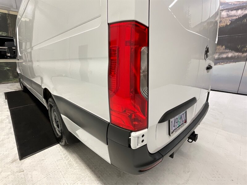 2021 Mercedes-Benz Sprinter 2500 CARGO VAN / 4Cyl DIESEL / HIGHROOF 170 " WB  / Backup Camera / 28,000 MILES - Photo 27 - Gladstone, OR 97027